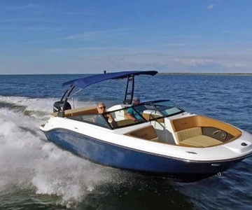 South Lake Tahoe: 23-Fuß-Motorboot von Sea Ray mieten