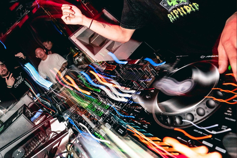 Tokyo Shinjuku: biglietto per il nightclub WARP e VIP (per stranieri)Pacchetto VIP Grand Cordon Duo