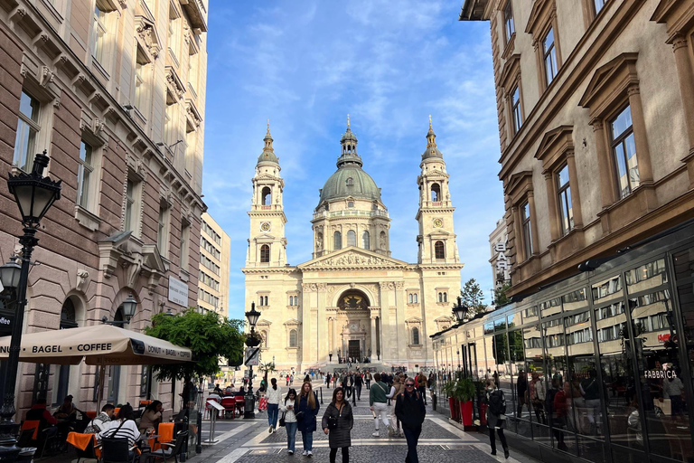 Vienna: Guided Day Trip to Bratislava and Budapest Private