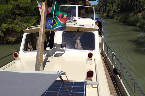 Private gourmet cruise on the Canal du Midi Private gourmet day cruise on the Canal du Midi