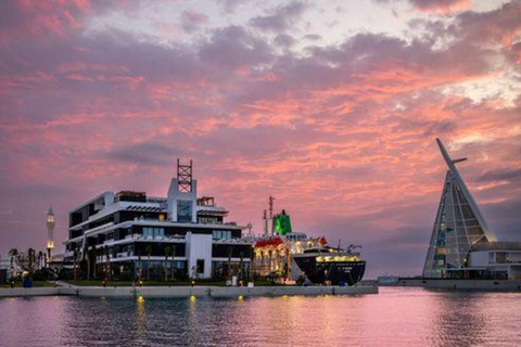 Beyond the Corniche: Jeddah Sunset Tour