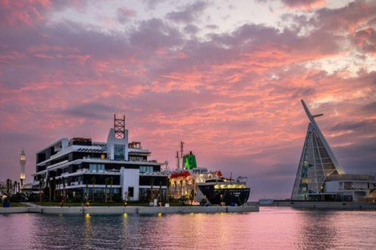 Beyond the Corniche: Jeddah Sunset Tour