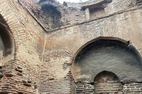 تبليسي: جولة المشي عبر الإيمان والدين والثقافة