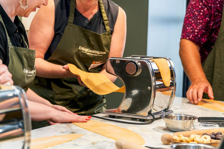 Rome: Hands-On Pasta & Tiramisu Class with Unlimited Wine 3-in-1 Pasta, Ravioli & Tiramisu Class by Piazza Mattei