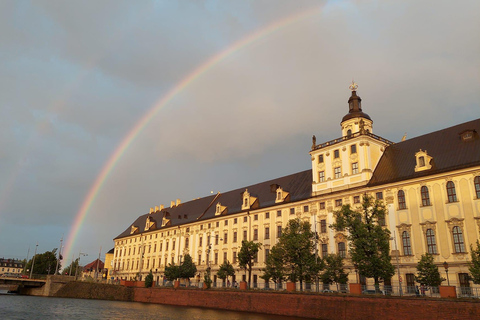 Wroclaw: Sunset Catamaran Cruise with Drink and Music
