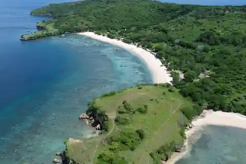 Exotic Escape Island : Pink Beach and Snorkeling Daily Tour