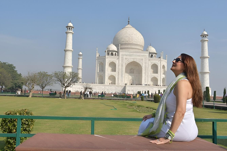 Delhi: Private Taj Mahal Sunrise Same Day Tour with Transfer A/C Car + Tour Guide only