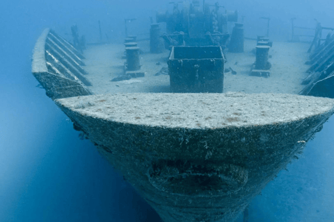 Barco para submarinistas: Um El Faroud y Ghar LapsiToma 3 plaza en barco