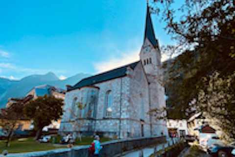 Private driver from Salzburg to St. Gilgen, Hallstatt & back