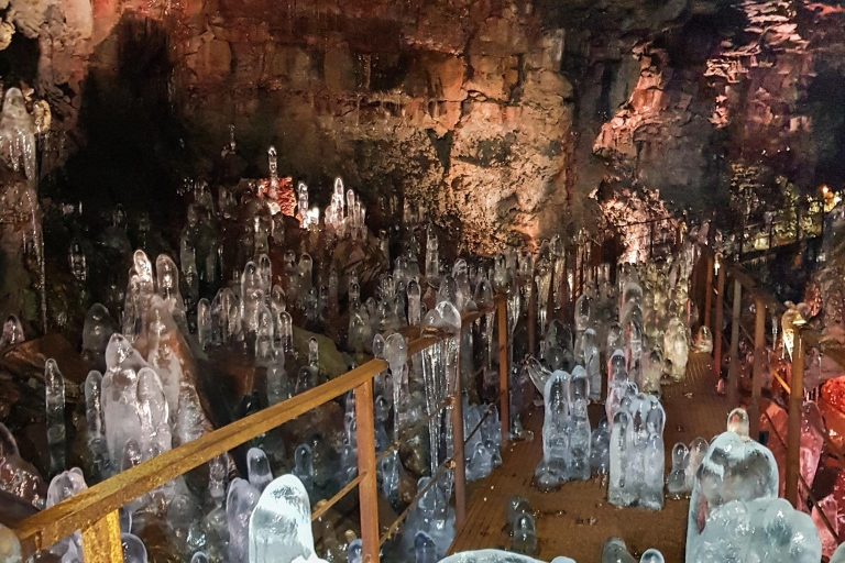 De Reykjavík : visite d'une grotte de lave en petit groupeVisite avec point de rencontre à la grotte de Raufarholshellir