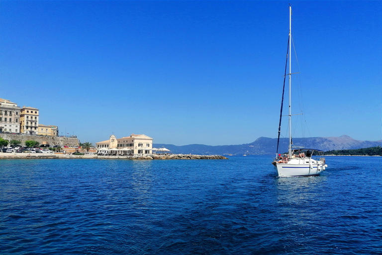 Corfu: Privé cruise van een hele dag met zeiljachtCorfu:Privé cruise van een hele dag met zeiljacht