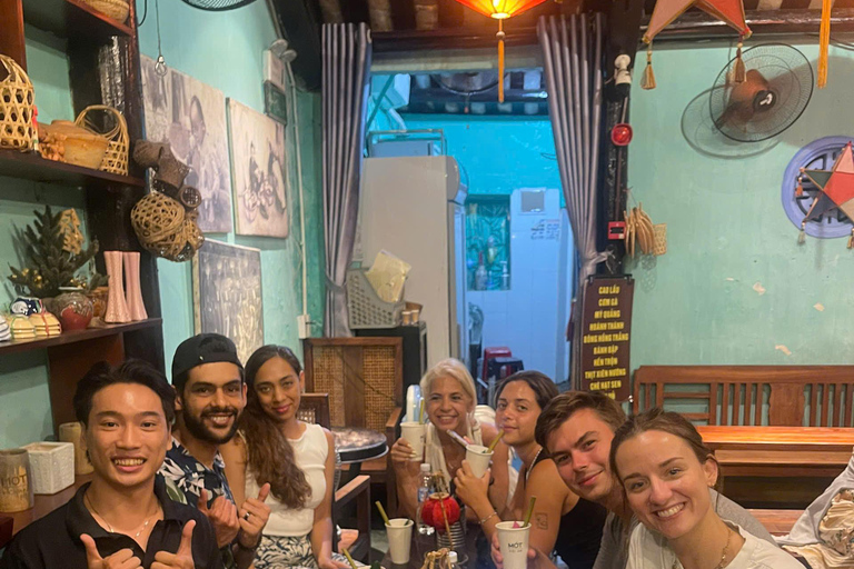 Hoi An Lantern Alley Food & Story Walk