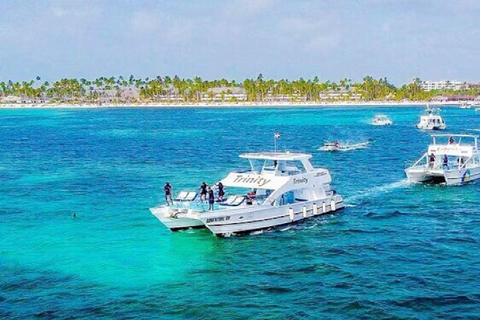 Punta Cana: Cayo Levantado & El Limón Waterfall Day Trip