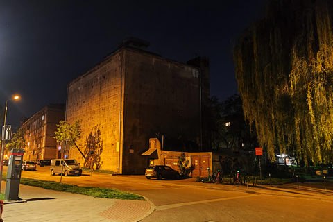 Gdańsk: Wrzeszcz and Shipyard District Private Bike Tour Golden Hour Ride – Gdańsk on evening mood Photo Stops