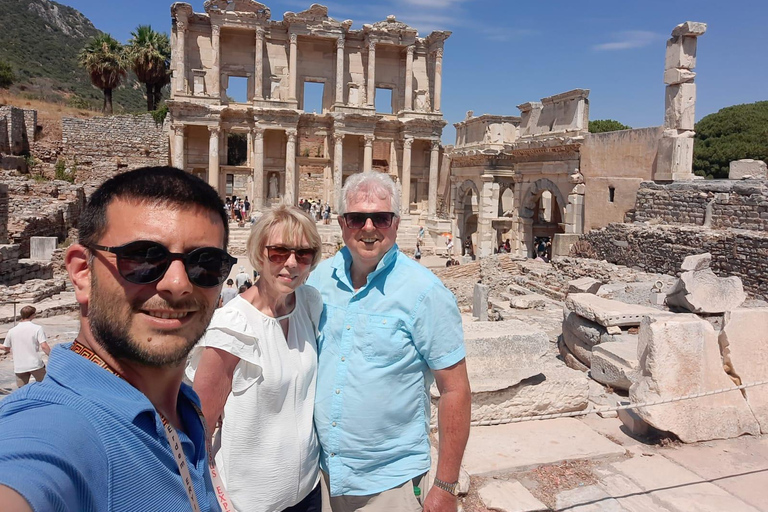 Vanuit de haven van Izmir: Efeze-tour met lunch en wijnproeverij