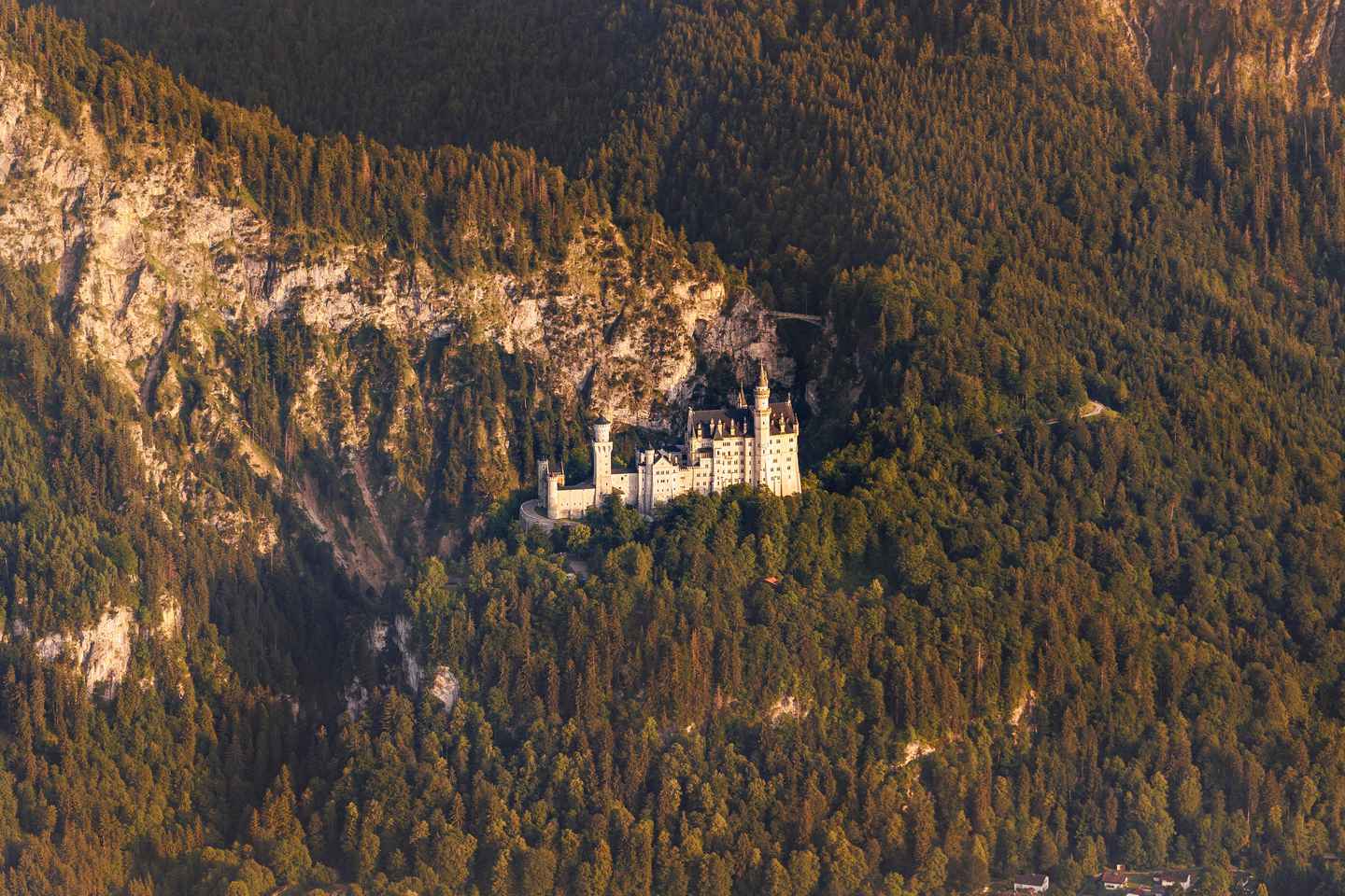 München: Rundflug München, Seen, Schlösser, Alpen abAugsburg