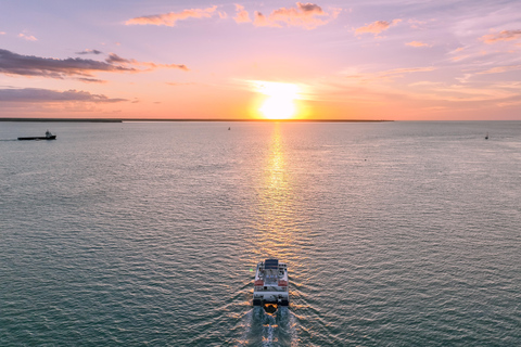 Darwin: Darwin Harbour Sunset Cruise with Buffet Dinner