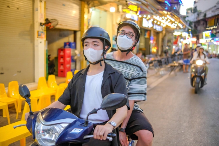 Hanoi: geschiedenis- en cultuurtour op een motorfietsGeschiedenis en cultuur Tour op een motor: ophalen bij het hotel