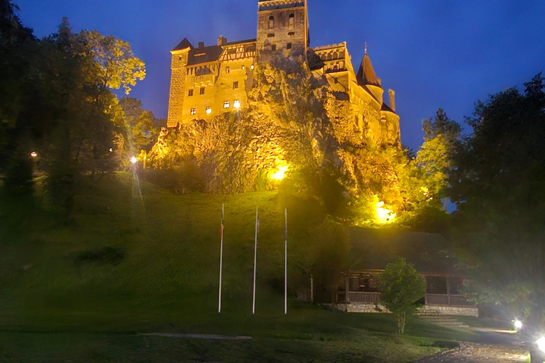 Day Trip to Bran Dracula's Castle and Peles Castle Option for private tour