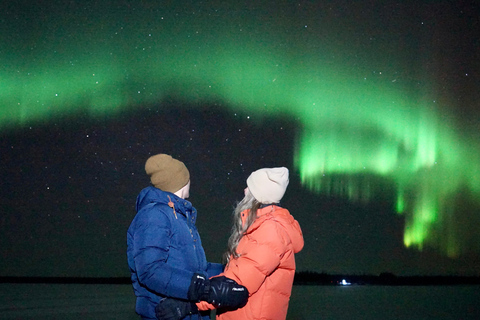 Rovaniemi: Wycieczka fotograficzna z polowaniem na zorzę polarną z grillem