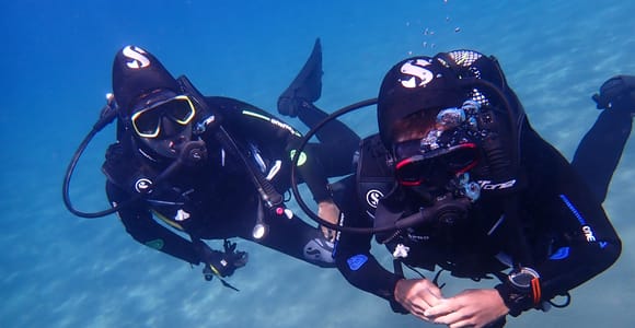 Puerto del Carmen: Try Scuba Diving from the beach