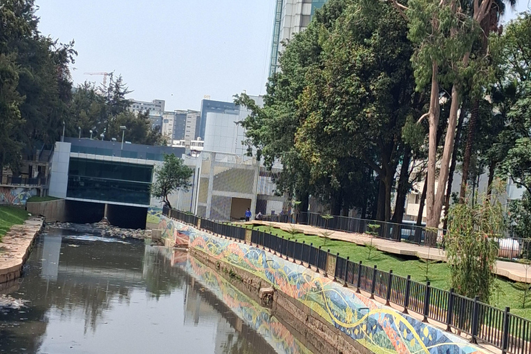 Addis Ababa: Guided City Highlights Bike Tour
