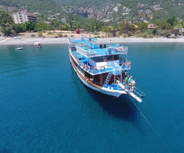 Boat Trip w/Lunch, Hotel Transfer & Unlimited Soft Drinks
