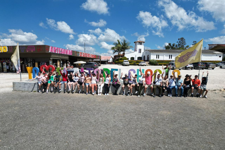 Medellín: Guatapé &amp; Piedra del Peñol Private Tour