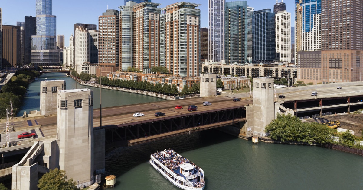 🛳️ The BEST River Cruises & Boat Tours in Chicago (2024) No booking fee