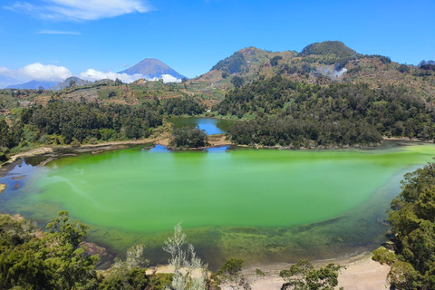 从日惹出发的日出西库尼尔山和迪恩高原之旅从日惹到日出 Sikunir 和 Dieng 高原之旅