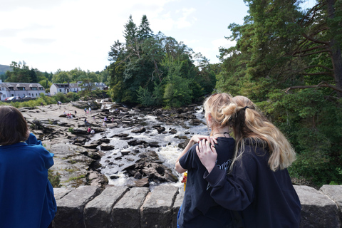 From Edinburgh: Highland Cows & Castles Day Trip