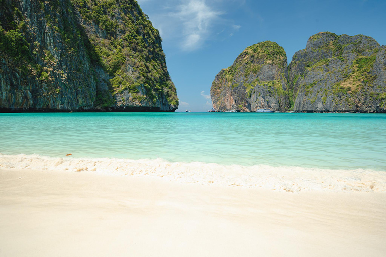 Phuket:Phi Phi Island with Buffet & DJ Party by Noah Yacht