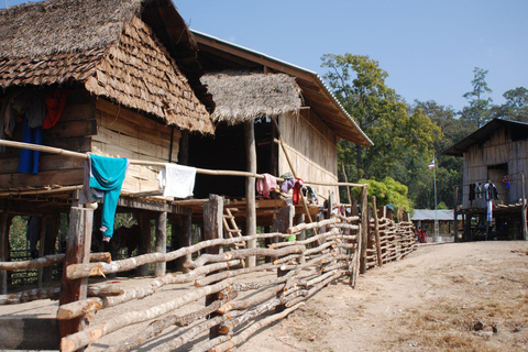 Chiang Dao-grottan och 5 byar med bergsstammar