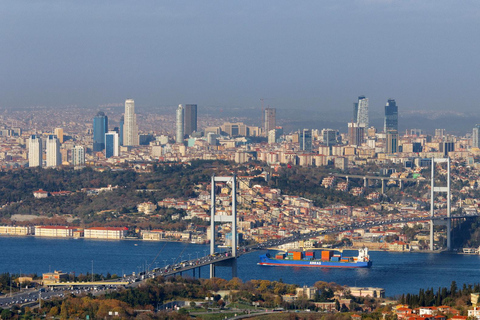 Istanbul: Tour auf dem Bosporus mit MittagessenTour auf dem Bosporus und den zwei Kontinenten Istanbuls