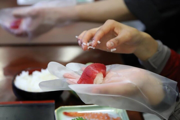 Besuch des Tsukiji Fischmarktes mit Sushi-Herstellung