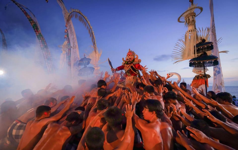 Bali, Melasti Beach Sunset & Kecak Dance Show Tour - Hizvo