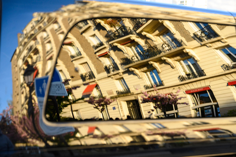 Paris: Experience the romance of Montmartre on a walk with a pro photographer Paris: Experience romance in Montmartre, a walk with a photographer in English