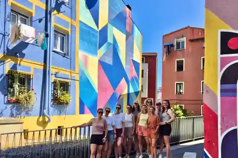 Bilbao: Street Art Walking Tour with Local Craft Beer