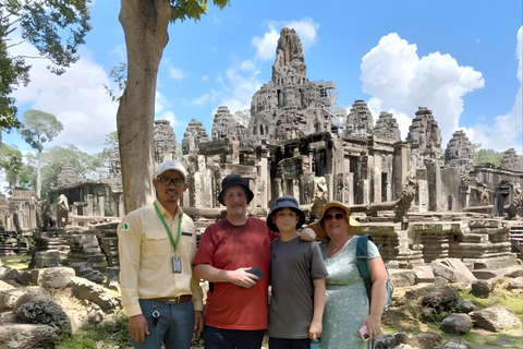 Siem Reap: Angkor Wat Tour with Sunrise Private Guide Angkor Wat, Angkor Thom, Ta Promh Tour & Sunrise by Van