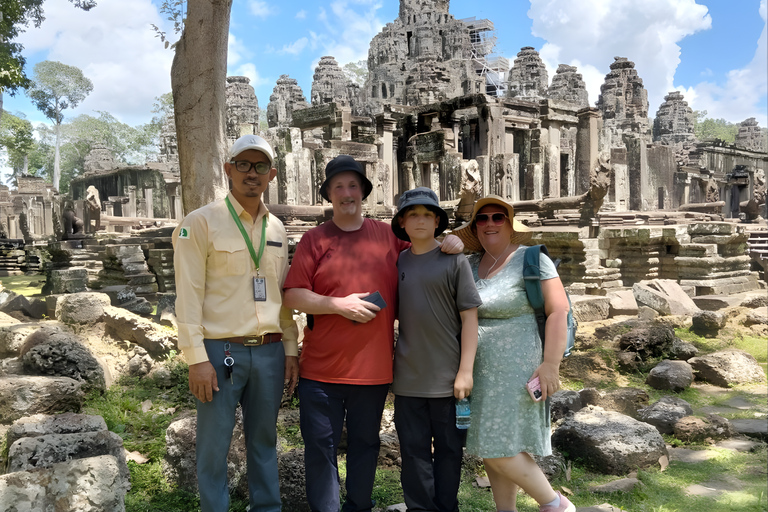 Siem Reap: Angkor Wat Tour with Sunrise Private Guide Angkor Wat, Angkor Thom, Ta Promh Tour & Sunrise by Van