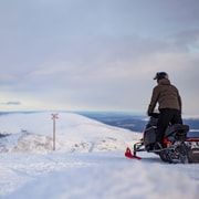 Ylläs: Schneemobil-Safari zum Gipfel des Fells