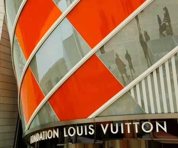 Paris: Louis Vuitton Foundation Exterior Tour with Entry