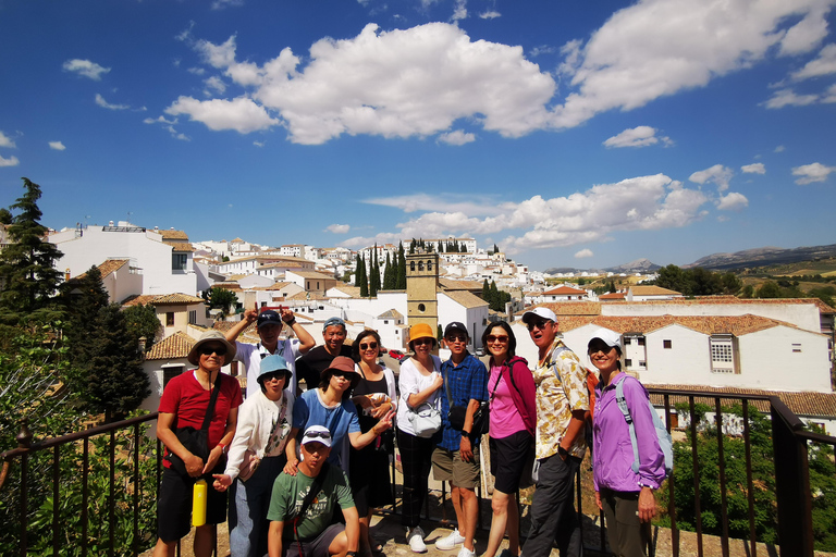 Tour privado de los Pueblos Blancos de la Costa y sus playas desde Sevilla