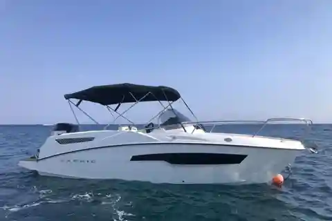 One Hour Boat Tour Departure Como with Private Captain