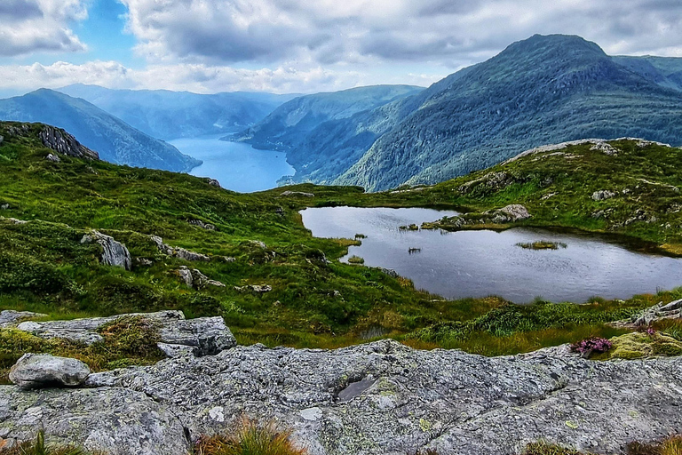 Bergen: Private Guided Fjord Hike