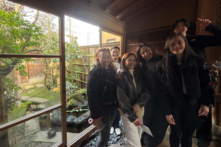 Kanazawa: Castle & Samurai History Walking Tour