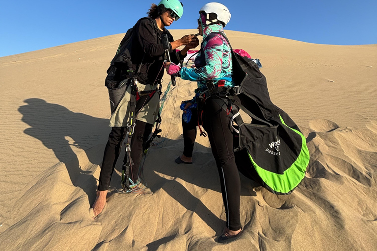 Huacachina: Paragliding over the Peruvian desert