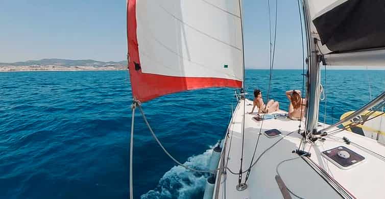 Barcelona: Coastline Boat Trip with Snacks and Cava photo 6