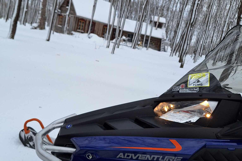 Ciudad de Quebec: Excursión guiada en moto de nieve1,5 horas de alquiler guiado de moto de nieve