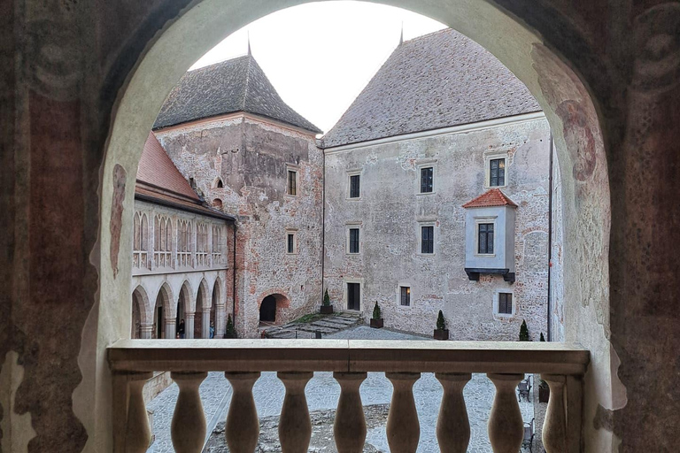 Brasov: Corvin Castle Private Tour with Entry Ticket